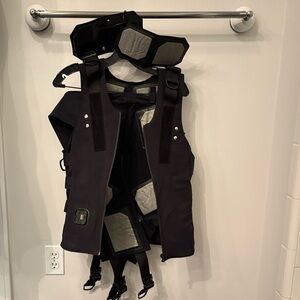 Katalyst workout suit (size small)